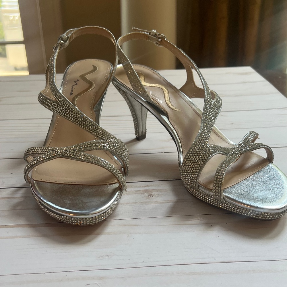Nina “Nerice” Silver Crystal Mid Heel Sandals – Women’s size 9.5